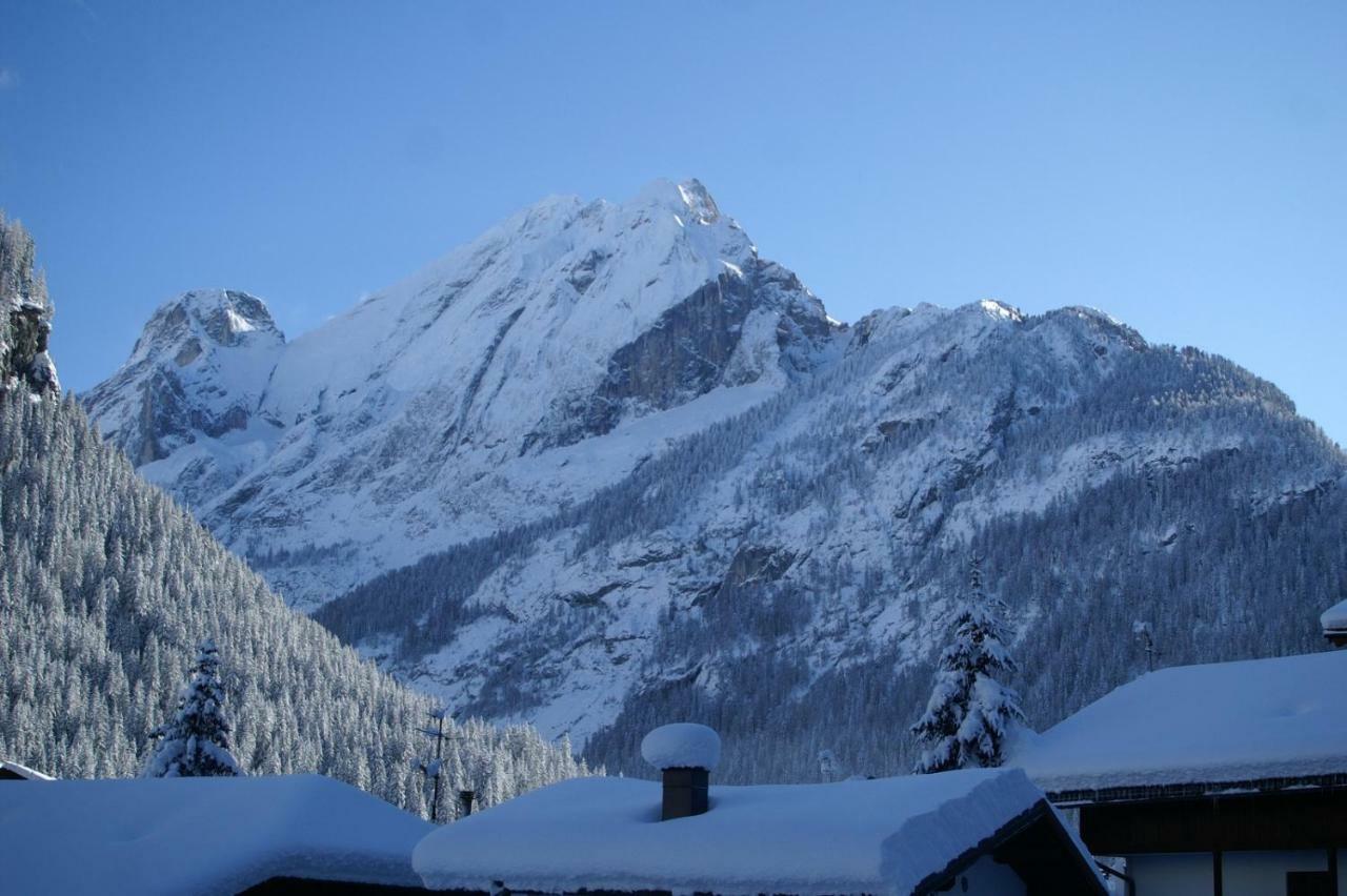 Des Alpes 2 Lägenhet Canazei Exteriör bild